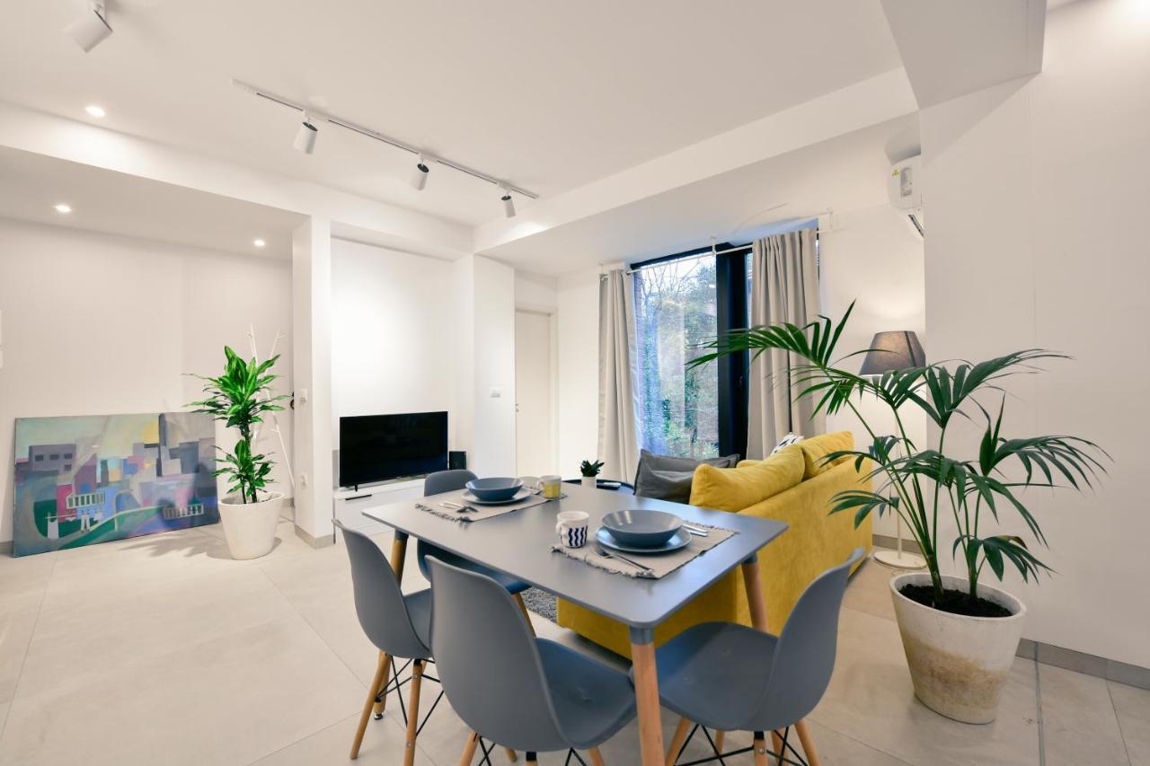 Collective Urban Villa In 티라나 외부 사진